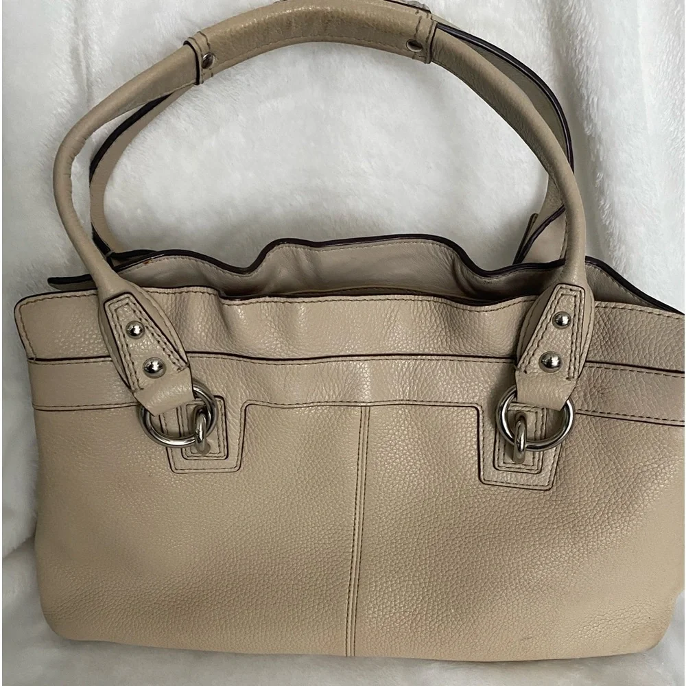 Coach Pebble Stone Leather Purse Medium bag. - Picture 3 of 9